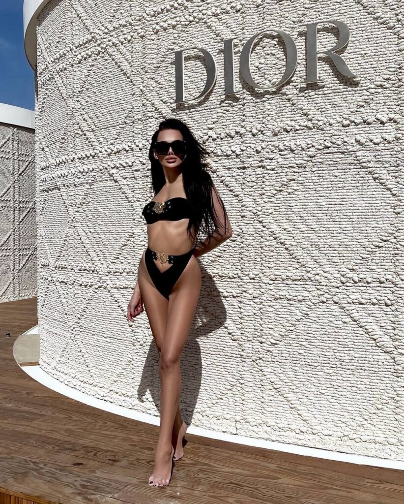 Элитная эскорт-модель Белла Drive Models